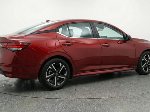 Used 2025 Nissan Sentra SV FWD image 9