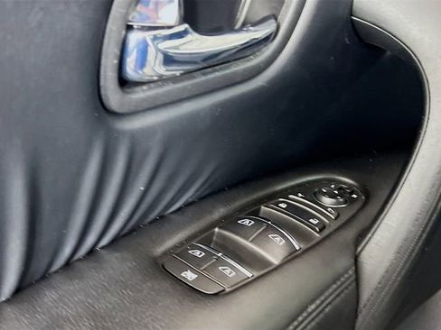 Used 2022 Nissan Armada SL image 18