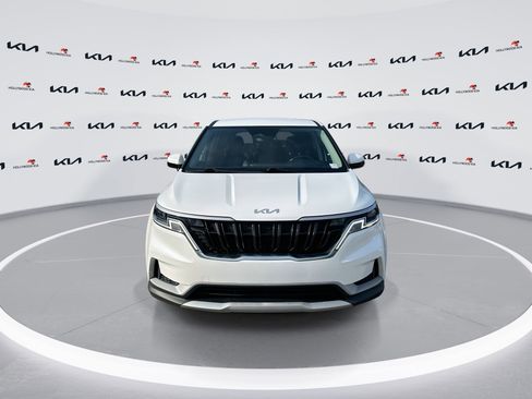 Used 2022 Kia Carnival LX FWD image 3