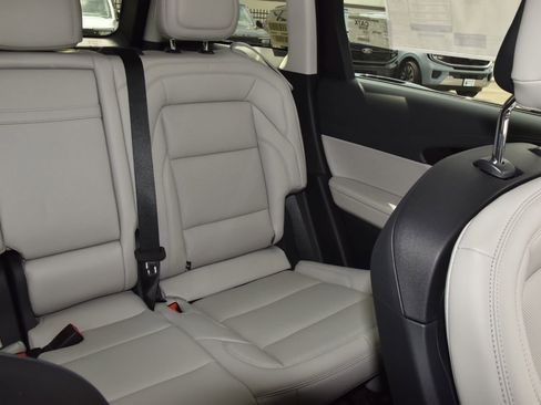 New 2026 Lincoln Nautilus Premier AWD/4WD image 21