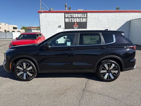 Used 2025 Mitsubishi Outlander SE FWD image 5