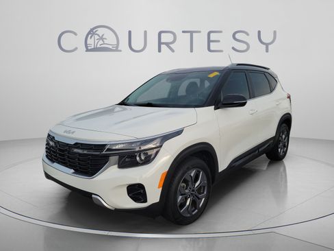 Used 2024 Kia Seltos S FWD image 3