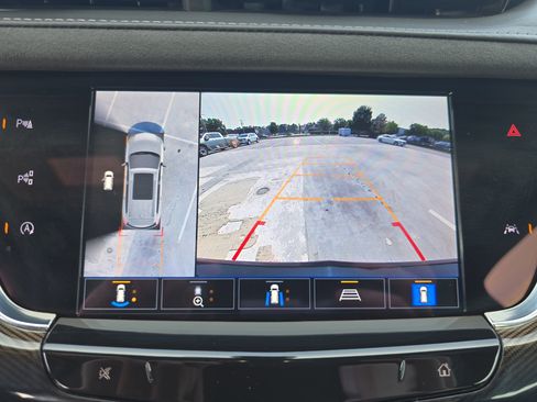 Used 2024 Cadillac XT6 Premium Luxury w/ Platinum Package FWD image 25