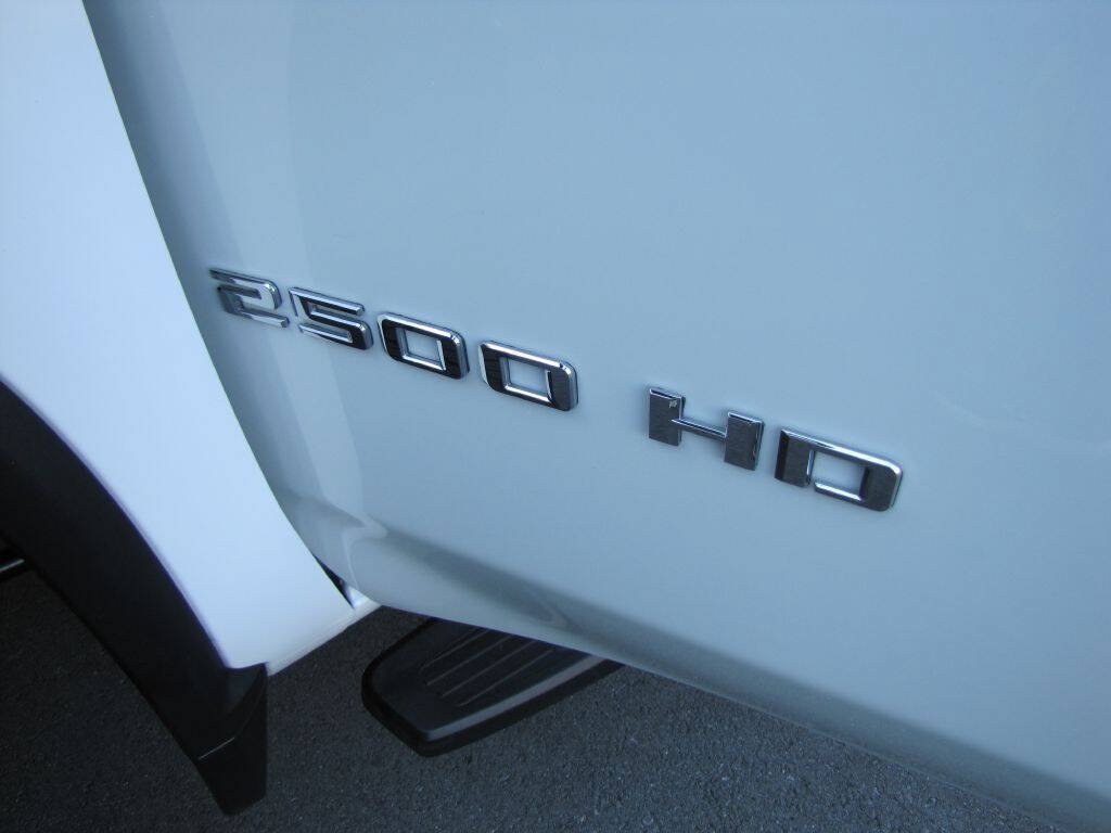 Used 2025 Chevrolet Silverado 2500 LT w/ Convenience Package AWD/4WD image 38