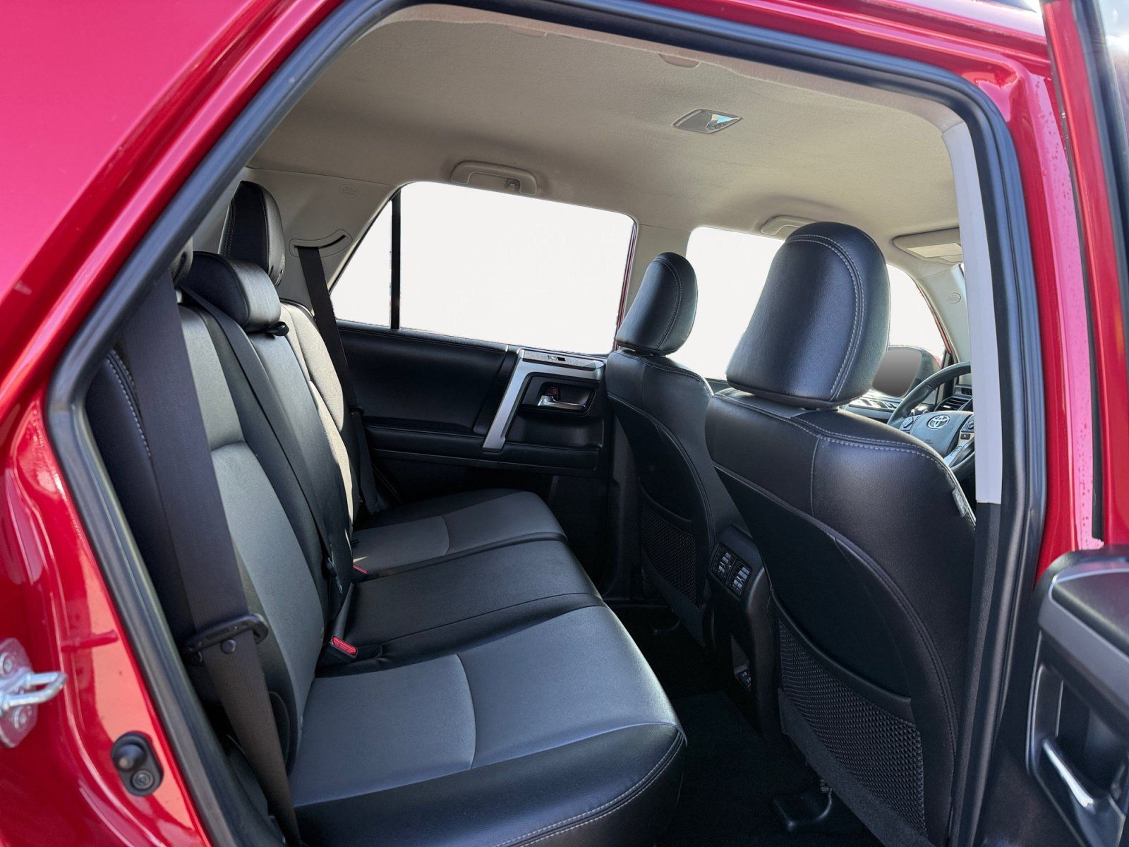 Used 2021 Toyota 4Runner SR5 Premium AWD/4WD image 18