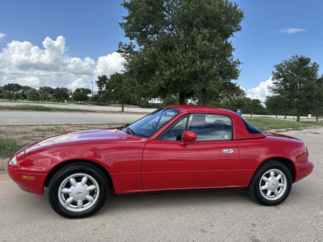 Used 1991 MAZDA MX-5 Miata RWD image 23