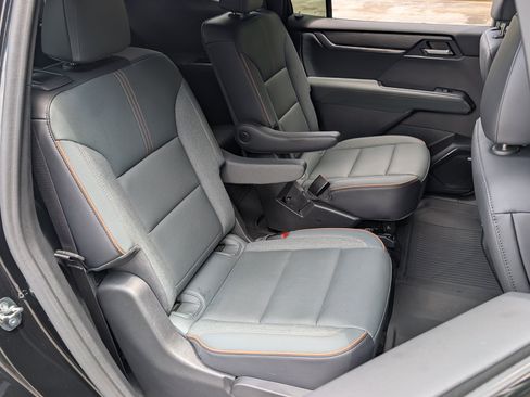 Used 2024 GMC Acadia AT4 w/ Luxury Package AWD/4WD image 22