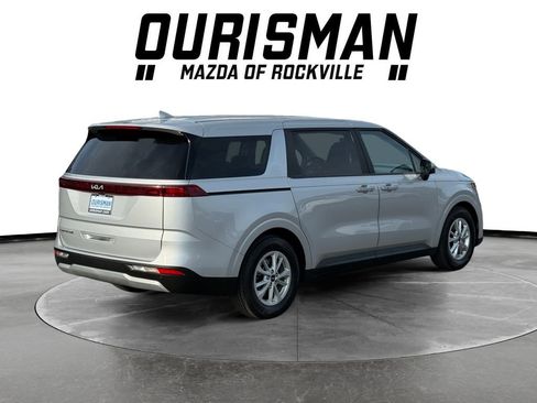 Used 2022 Kia Carnival LX image 6