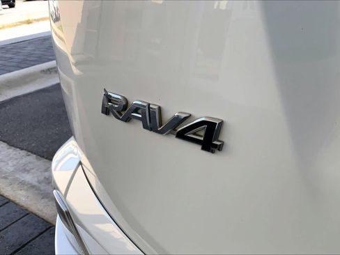 Used 2016 Toyota RAV4 XLE AWD/4WD image 30
