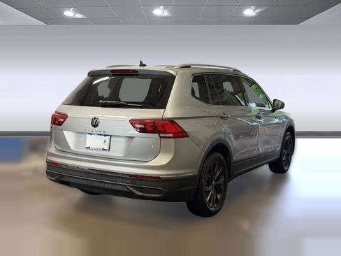 Used 2024 Volkswagen Tiguan SE FWD image 9