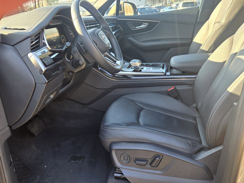 Used 2025 Audi Q7 3.0T Premium Plus image 12