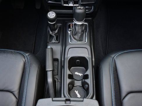 Used 2024 Jeep Wrangler High Altitude image 38