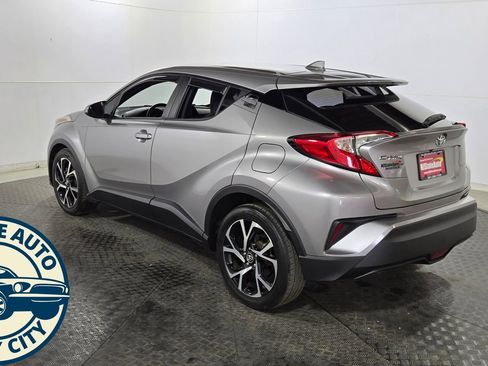Used 2018 Toyota C-HR XLE FWD image 5