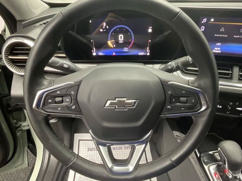Certified 2025 Chevrolet Trax ACTIV FWD image 14