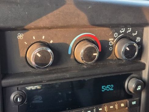 Used 2019 Chevrolet Express 2500 w/ Driver Convenience Package image 16