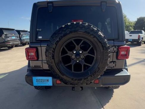 Used 2025 Jeep Wrangler Unlimited Sport AWD/4WD image 7