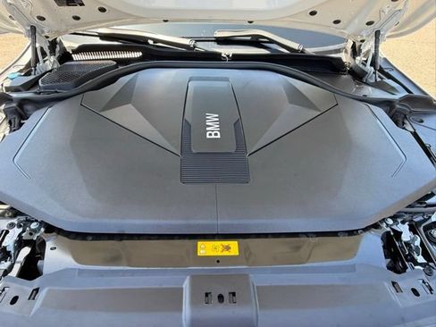 Used 2025 BMW i5 eDrive40i w/ Premium Package RWD image 33