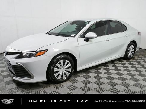 Used 2024 Toyota Camry LE FWD image 25