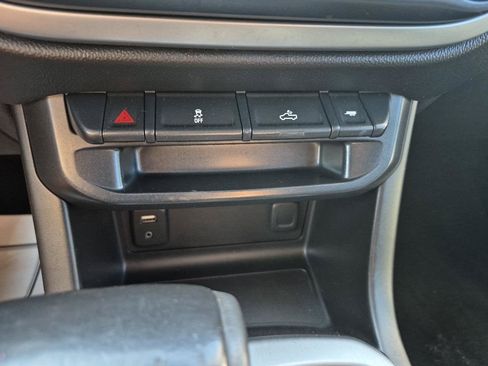 Used 2017 Chevrolet Colorado LT w/ LT Convenience Package AWD/4WD image 21
