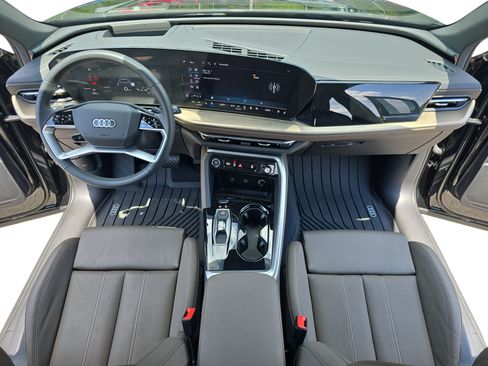 Used 2025 Audi Q5 Premium Plus w/ Premium Plus AWD/4WD image 9