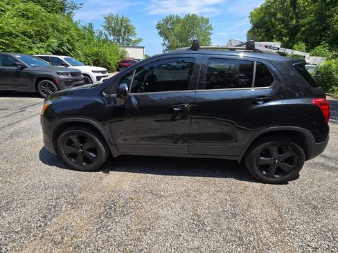 Used 2016 Chevrolet Trax LTZ w/ Midnight Edition AWD/4WD image 3