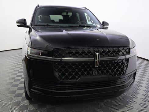 New 2025 Lincoln Navigator Reserve w/ Jet Appearance Package image 9