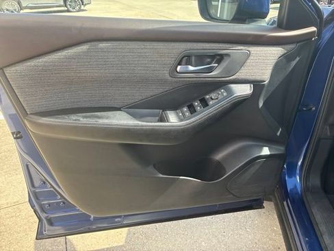 Used 2023 Nissan Rogue SV FWD image 19