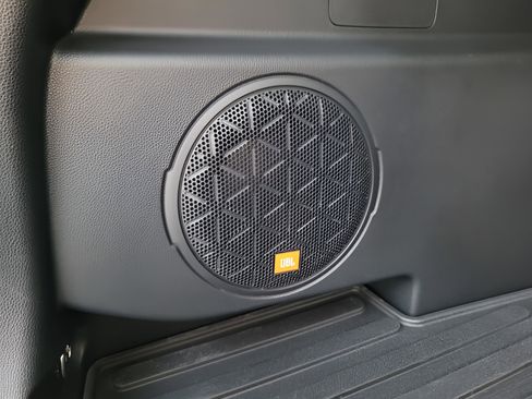 Used 2021 Toyota RAV4 Limited image 9