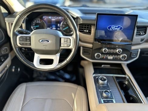 Used 2023 Ford Expedition Limited image 11