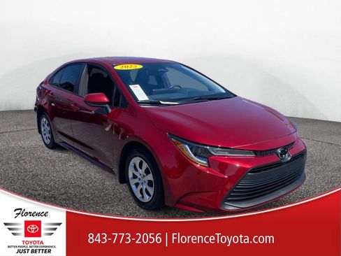 Used 2025 Toyota Corolla LE image 1