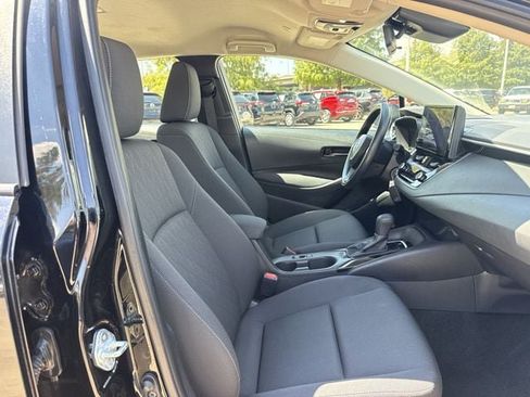 Used 2025 Toyota Corolla LE FWD image 27