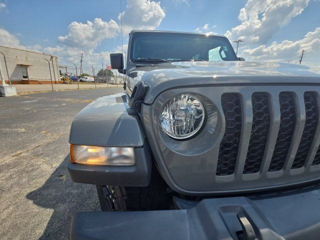 Used 2023 Jeep Gladiator Sport AWD/4WD image 27