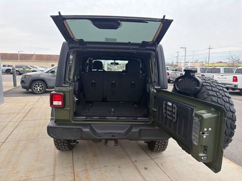 Used 2022 Jeep Wrangler Unlimited Sport AWD/4WD image 13