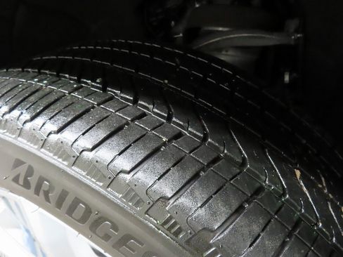 Used 2024 Chevrolet Suburban High Country image 7