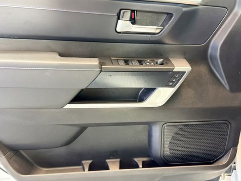 Used 2025 Toyota Sequoia Platinum image 17