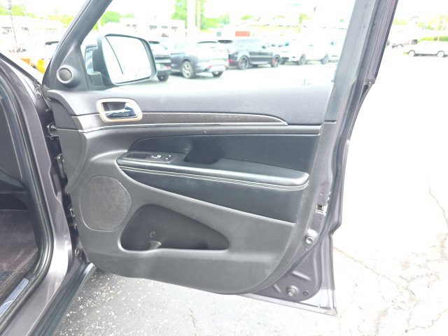 Used 2016 Jeep Grand Cherokee Limited AWD/4WD image 36