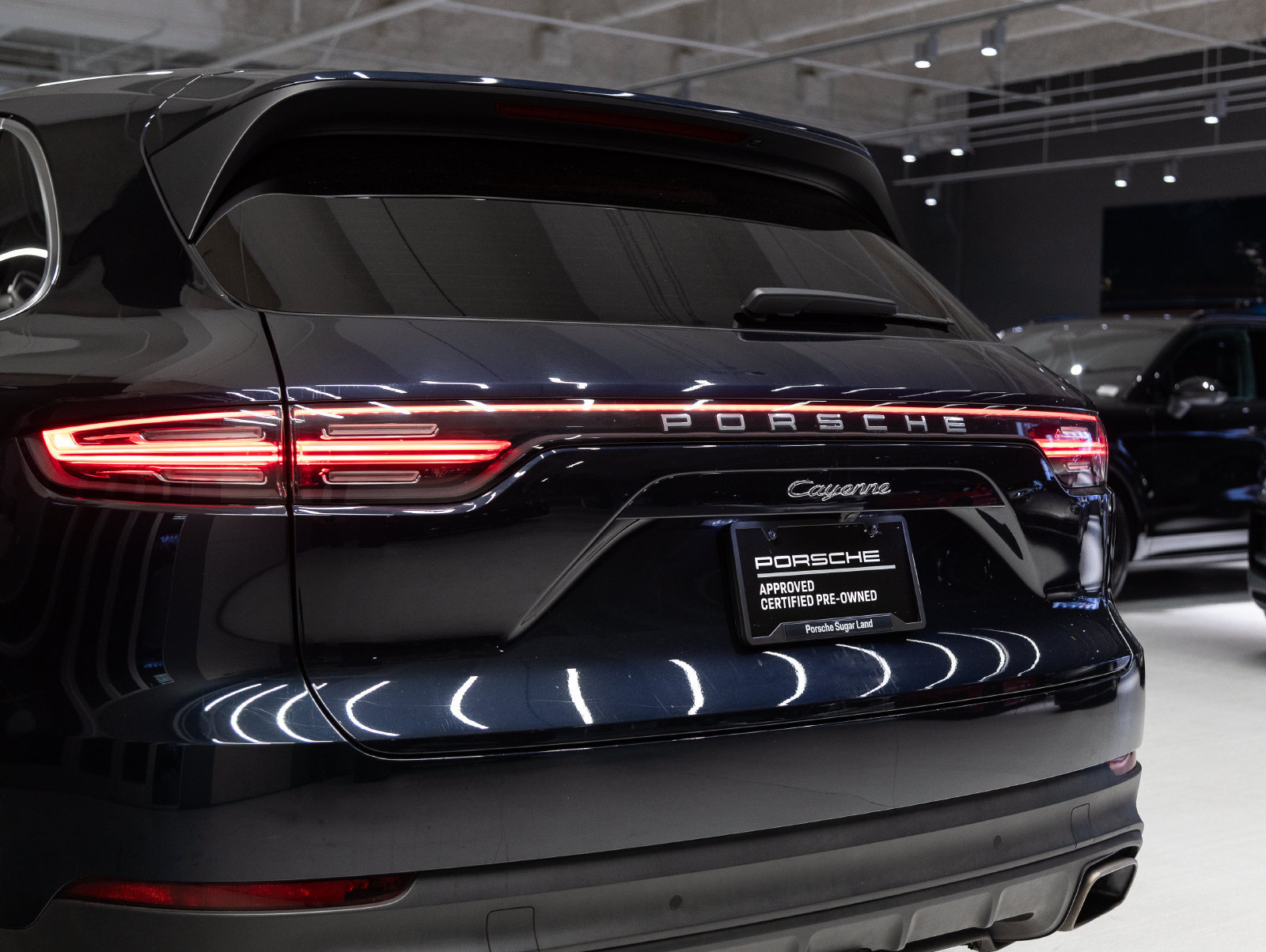 Certified 2023 Porsche Cayenne AWD/4WD image 31