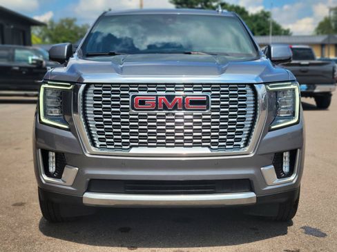 Used 2021 GMC Yukon XL Denali w/ Denali Premium Package AWD/4WD image 2