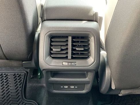 New 2026 Volkswagen Taos SE AWD/4WD image 24