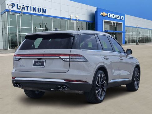 Used 2024 Lincoln Aviator Reserve w/ Equipment Group 201A RWD image 5