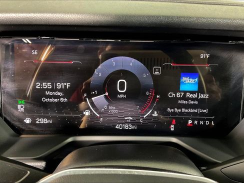 Used 2024 GMC Acadia Elevation image 29