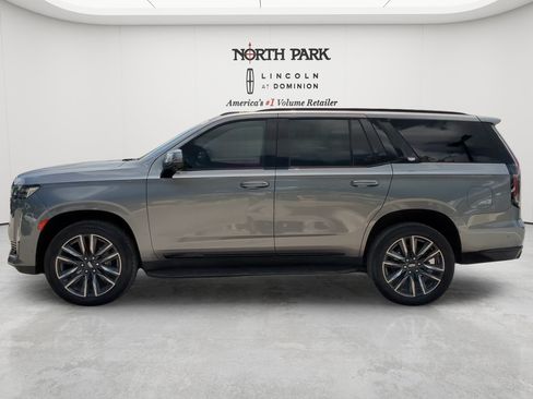 Used 2021 Cadillac Escalade Sport RWD image 2