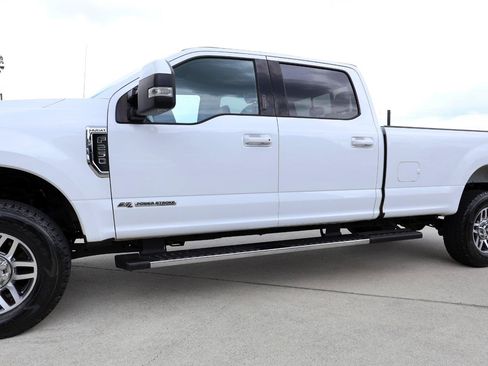 Used 2017 Ford F250 Lariat w/ Lariat Value Package AWD/4WD image 31