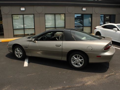 Used 2001 Chevrolet Camaro Z28 w/ Preferred Equipment Group 2 RWD image 5