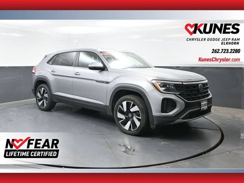 Used 2025 Volkswagen Atlas Cross Sport SE FWD image 1