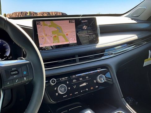 Used 2025 INFINITI QX60 Luxe w/ Vision Package image 6