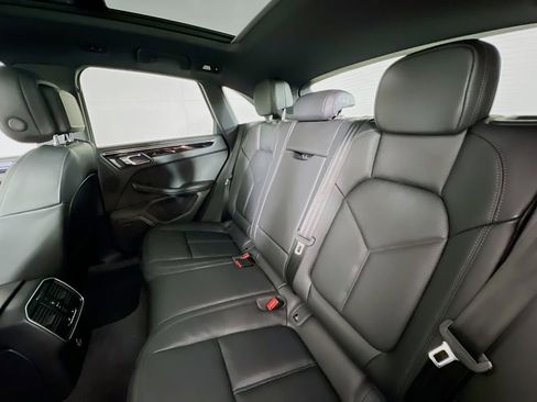 New 2026 Porsche Macan Base image 24