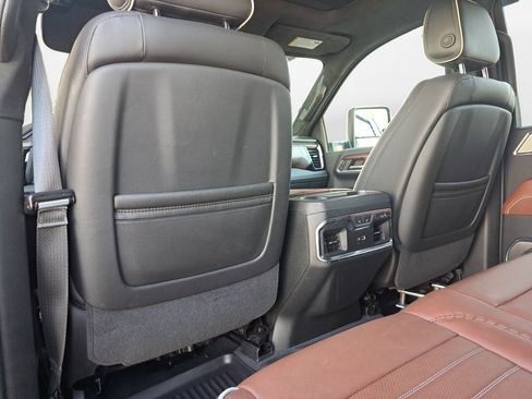 Used 2024 GMC Sierra 2500 Denali Ultimate AWD/4WD image 12