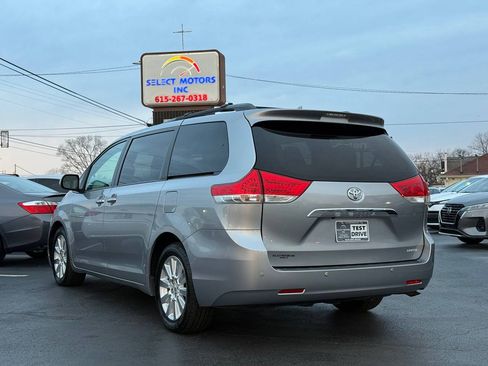 Used 2011 Toyota Sienna Limited image 4