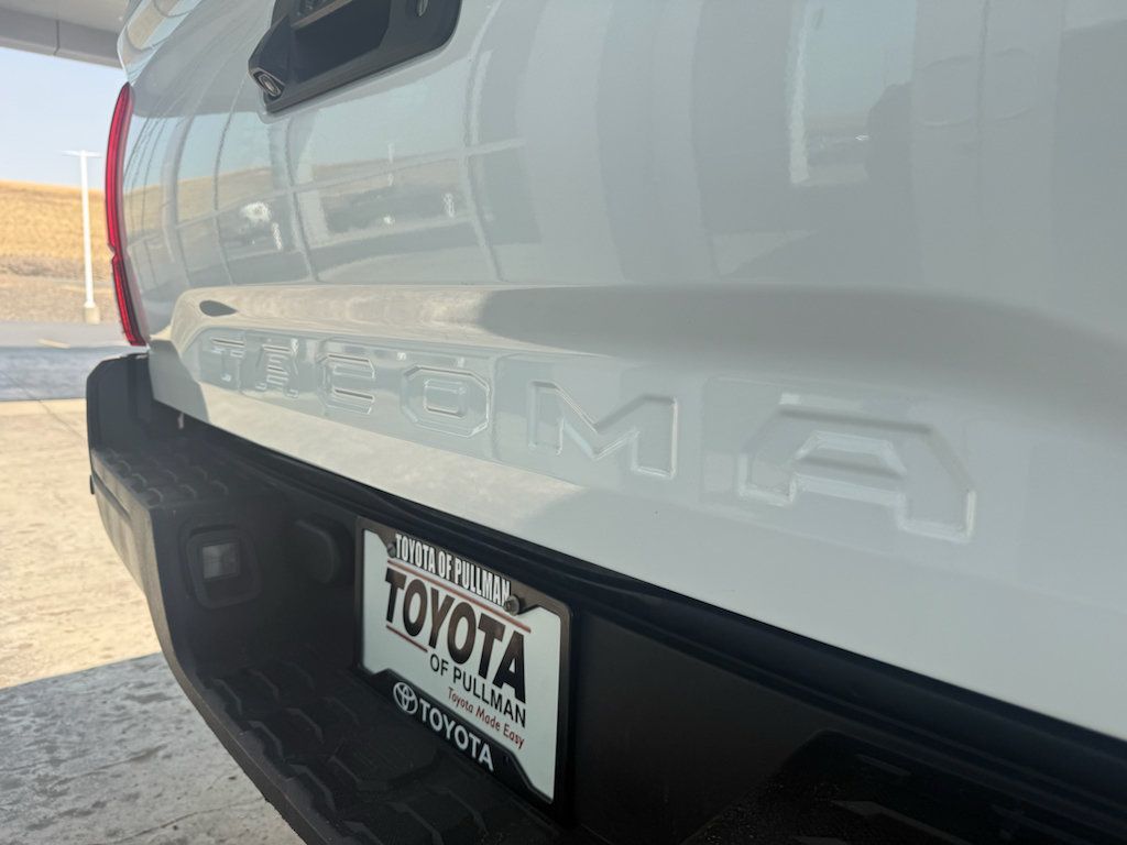 Used 2020 Toyota Tacoma SR RWD image 12